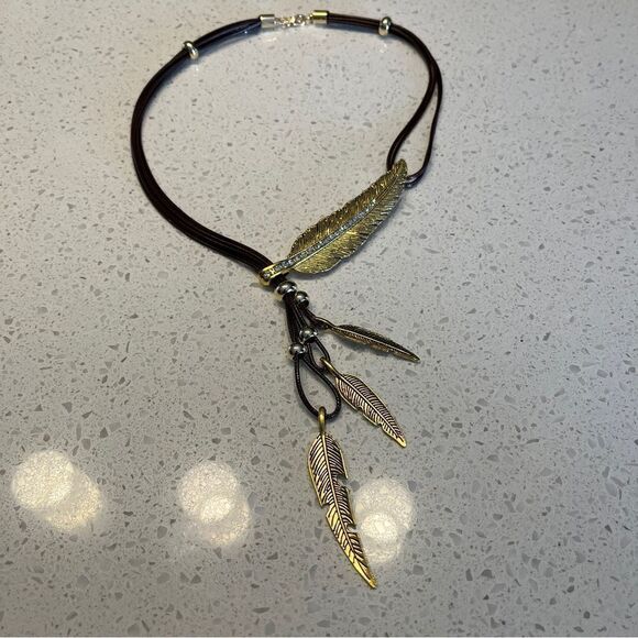 Feather Zinc Alloy Charm Necklace - Picture 5 of 12